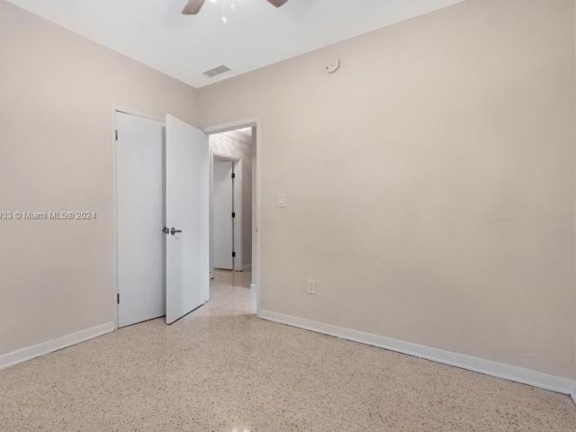 Home for rent at 15331 NE 10th Ave 1 - photo 5139203