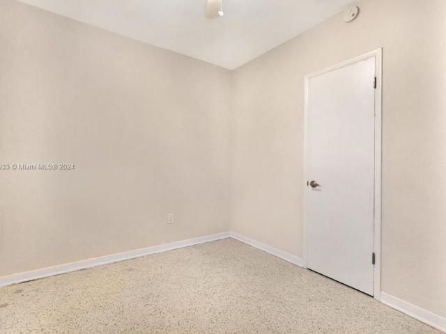 Home for rent at 15331 NE 10th Ave 1 - photo 5139205