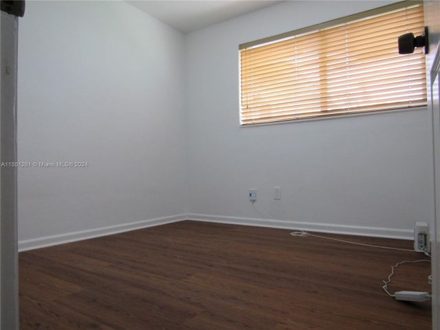 Home for rent at 381 NE 28th Ter - photo 5139909
