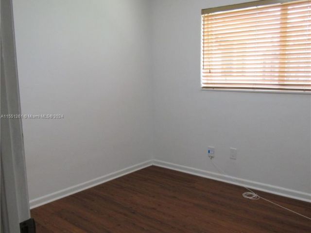 Home for rent at 381 NE 28th Ter - photo 5139910