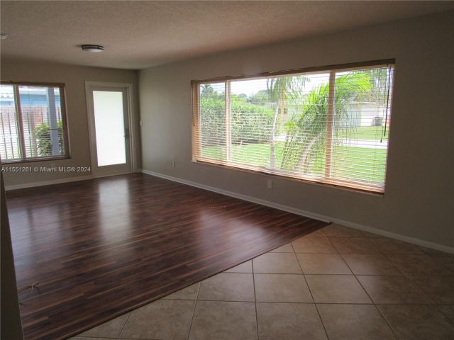 Home for rent at 381 NE 28th Ter - photo 5139921