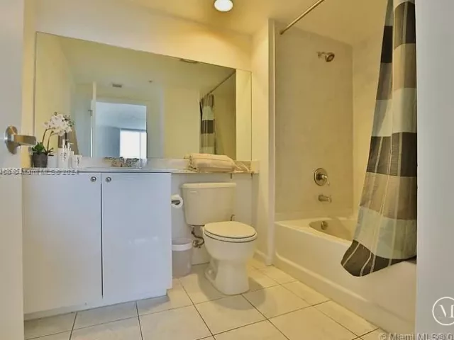 Apartment for rent  Unit #1018 - photo 5140392