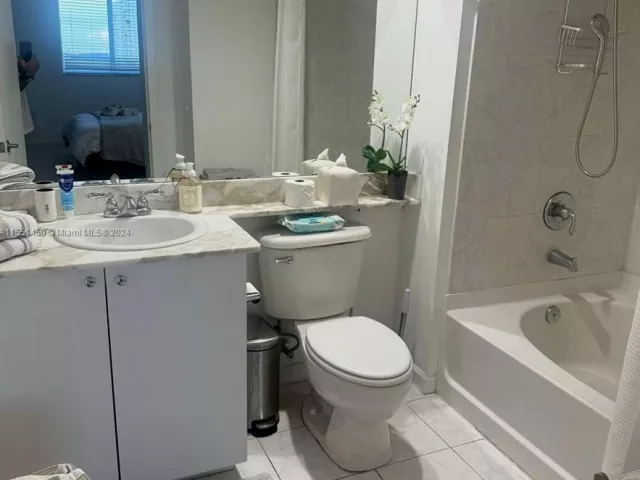 Apartment for rent  Unit #1018 - photo 5571081