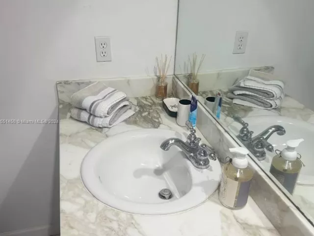 Apartment for rent  Unit #1018 - photo 5571082