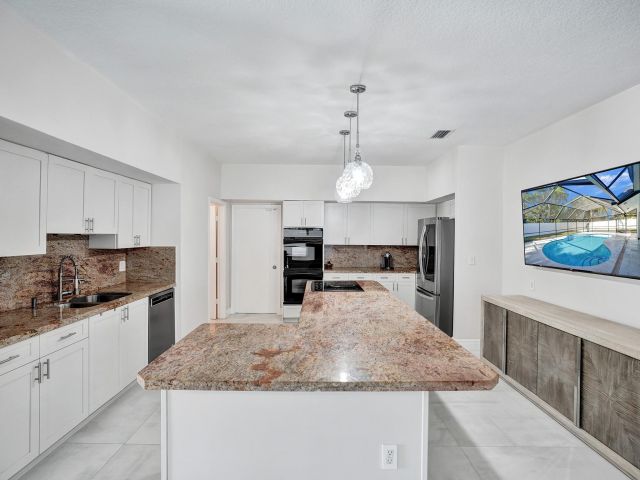 Home for sale at 2542 NW 27th St - photo 5238097