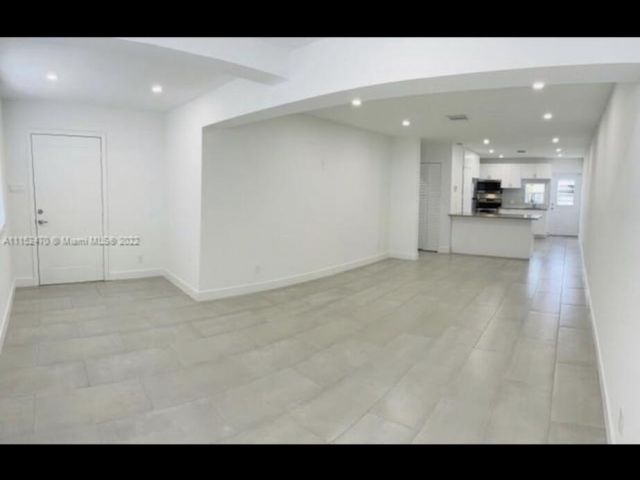 Home for rent at 609 SW 10th Street - photo 5143116
