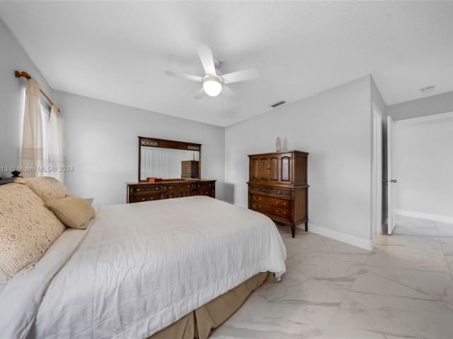 Home for sale at 6001 NW 40th St - photo 5143562