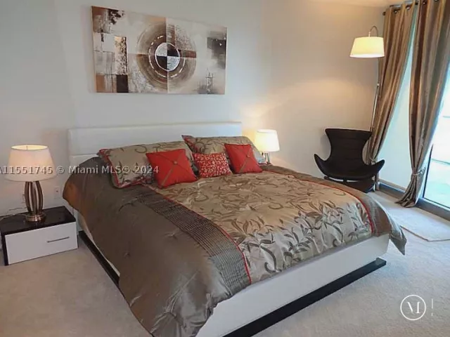 2-bedroom condo for rent in Hollywood - 3101 S OCEAN DR 2003 - MondialRealty