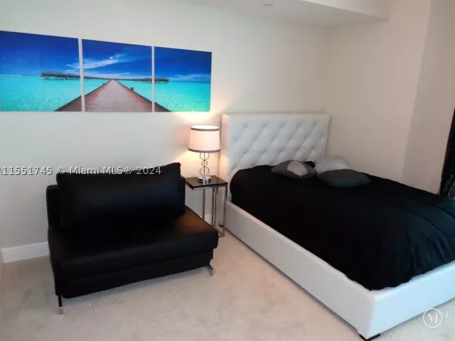 2-bedroom condo for rent in Hollywood - 3101 S OCEAN DR 2003 - MondialRealty