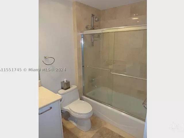 2-bedroom condo for rent in Hollywood - 3101 S OCEAN DR 2003 - MondialRealty