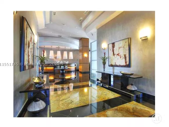 2-bedroom condo for rent in Hollywood - 3101 S OCEAN DR 2003 - MondialRealty