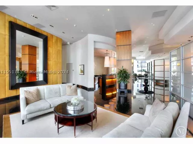 2-bedroom condo for rent in Hollywood - 3101 S OCEAN DR 2003 - MondialRealty