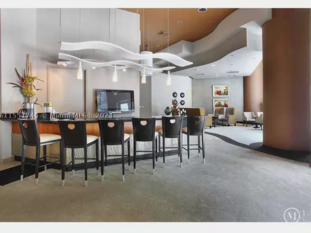 2-bedroom condo for rent in Hollywood - 3101 S OCEAN DR 2003 - MondialRealty