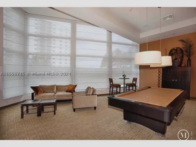 2-bedroom condo for rent in Hollywood - 3101 S OCEAN DR 2003 - MondialRealty
