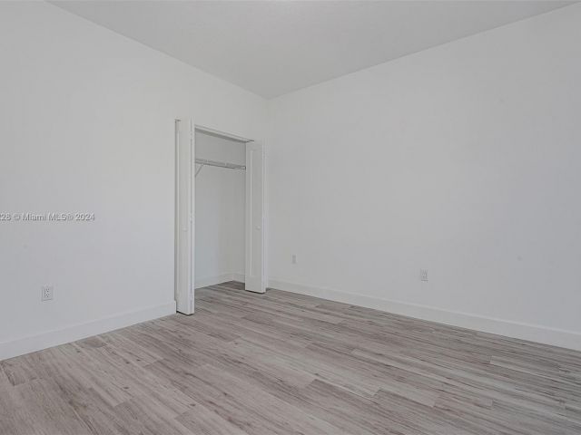 Home for rent at 1327 NW 27th Ave 1327 - photo 5148635