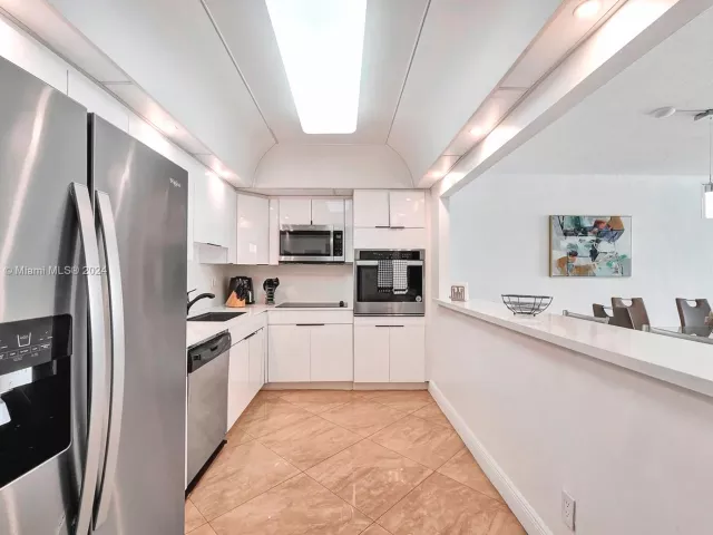 Apartment for sale  Unit #1001 - photo 5719239