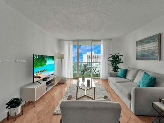 Apartment for sale  Unit #1001 - photo 5719236