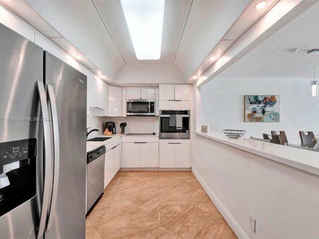 Apartment for sale  Unit #1001 - photo 5719239