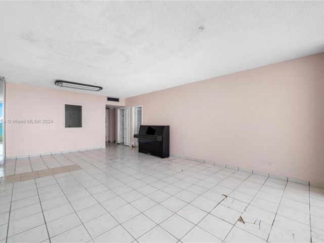 Apartment for sale  Unit #PH-3 - photo 5501084