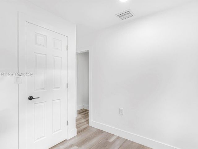 Home for rent at 216 NE 160th St - photo 5150006
