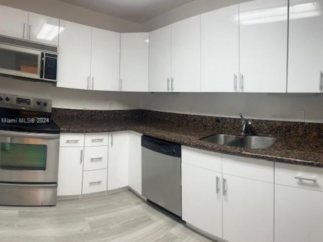 1-bedroom condo for sale in Hallandale Beach - 1904 S Ocean Dr 205 - MondialRealty