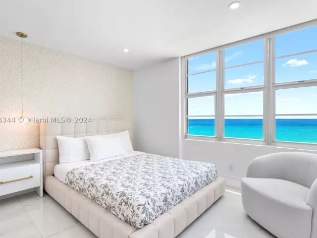 3-bedroom condo for rent in Miami Beach - 5151 Collins Ave 1527 - MondialRealty