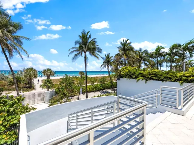 3-bedroom condo for rent in Miami Beach - 5151 Collins Ave 1527 - MondialRealty