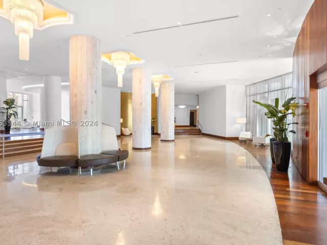 3-bedroom condo for rent in Miami Beach - 5151 Collins Ave 1527 - MondialRealty