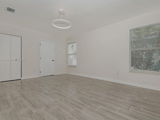 Home for rent at 101 SW 61st Ave 0 - photo 5157439