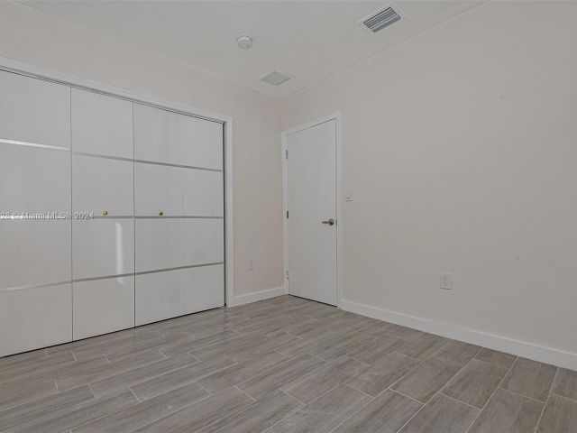 Home for rent at 101 SW 61st Ave 0 - photo 5157443