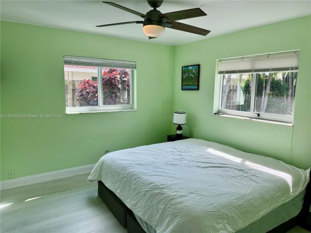 Home for rent at 5541 NE 19th Ave - photo 5159630