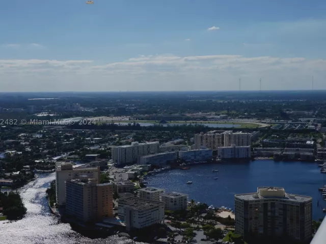 1-bedroom condo for rent in Hallandale Beach - 1830 S Ocean Dr 5005 - MondialRealty