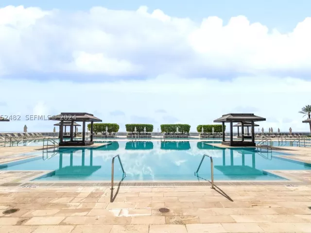 1-bedroom condo for rent in Hallandale Beach - 1830 S Ocean Dr 5005 - MondialRealty