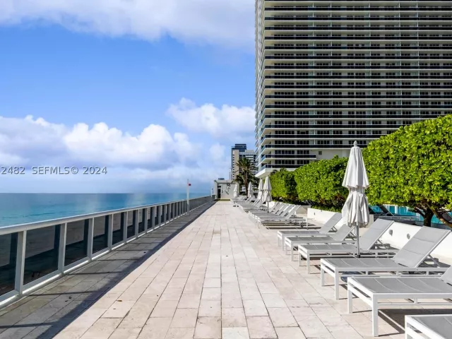 1-bedroom condo for rent in Hallandale Beach - 1830 S Ocean Dr 5005 - MondialRealty