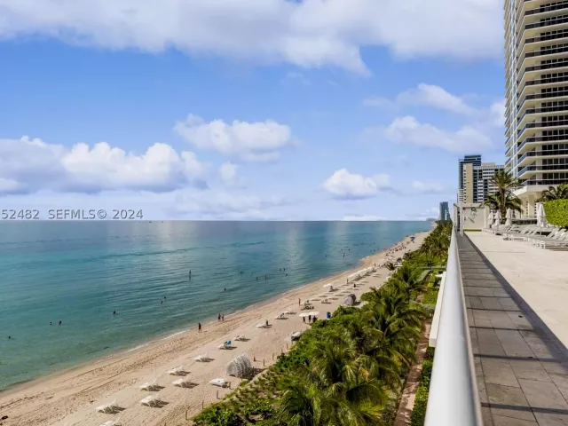 1-bedroom condo for rent in Hallandale Beach - 1830 S Ocean Dr 5005 - MondialRealty
