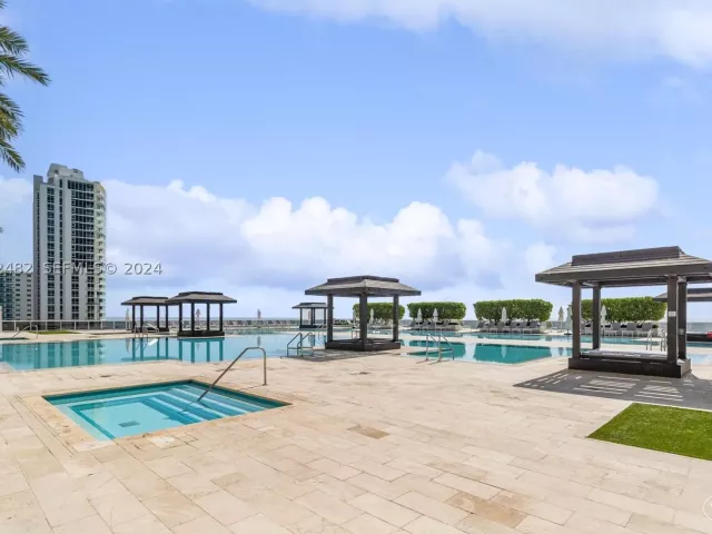 1-bedroom condo for rent in Hallandale Beach - 1830 S Ocean Dr 5005 - MondialRealty