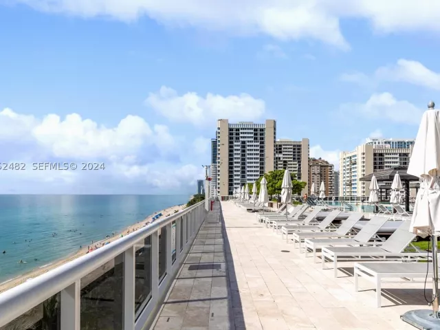 1-bedroom condo for rent in Hallandale Beach - 1830 S Ocean Dr 5005 - MondialRealty
