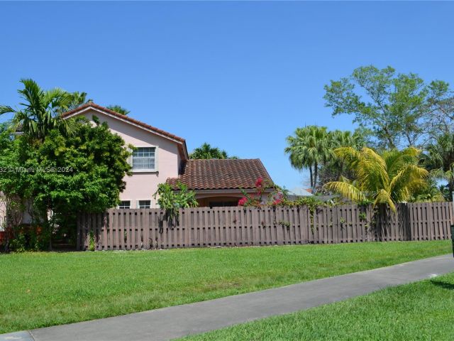 Home for sale at 5025 SW 154th Ave - photo 5162007