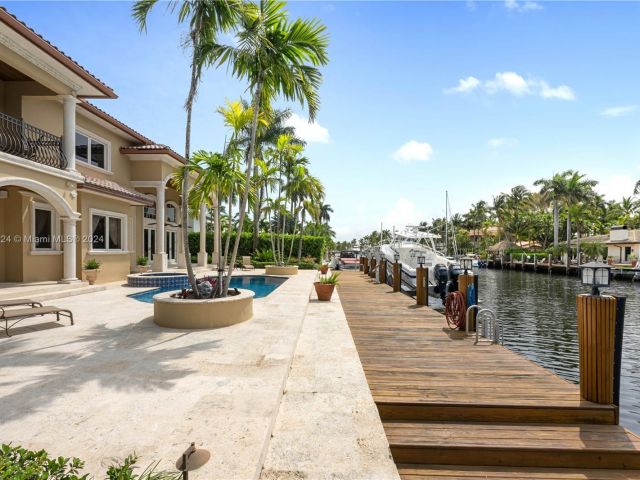 Home for sale at 67 Royal Palm Dr - photo 5216317
