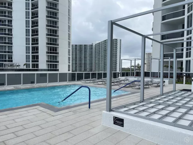 3-bedroom condo for sale in Sunny Isles Beach - 16001 Collins Avenue 502 - MondialRealty