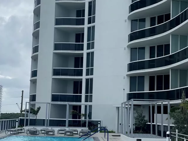 3-bedroom condo for sale in Sunny Isles Beach - 16001 Collins Avenue 502 - MondialRealty