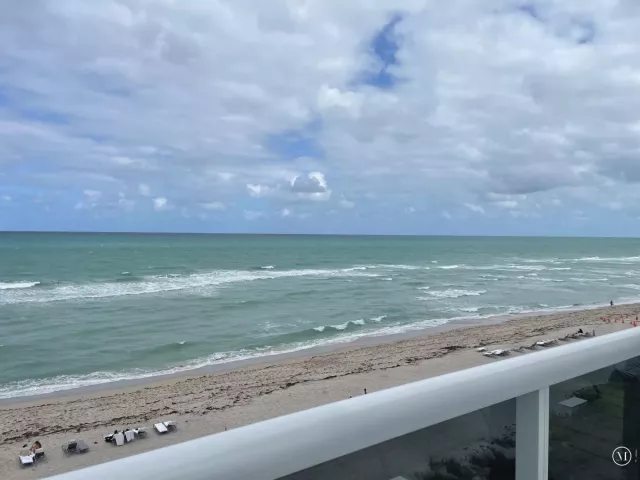 3-bedroom condo for sale in Sunny Isles Beach - 16001 Collins Avenue 502 - MondialRealty