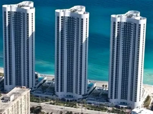 3-bedroom condo for sale in Sunny Isles Beach - 16001 Collins Avenue 502 - MondialRealty