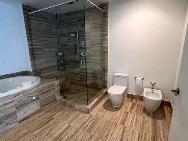 3-bedroom condo for sale in Sunny Isles Beach - 16001 Collins Avenue 502 - MondialRealty