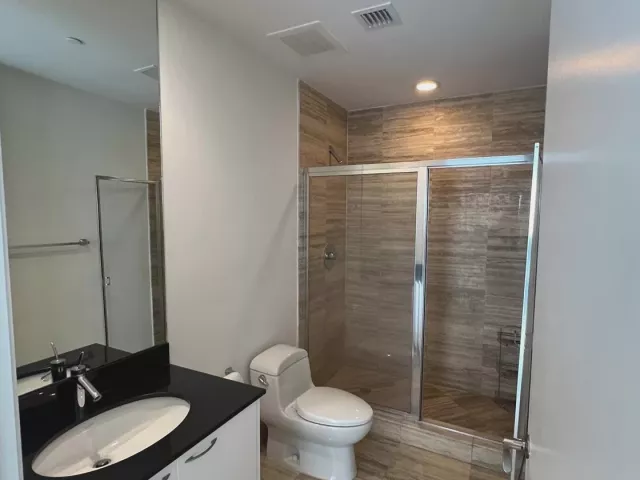 3-bedroom condo for sale in Sunny Isles Beach - 16001 Collins Avenue 502 - MondialRealty