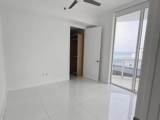 3-bedroom condo for sale in Sunny Isles Beach - 16001 Collins Avenue 502 - MondialRealty