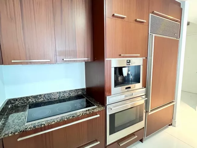 3-bedroom condo for sale in Sunny Isles Beach - 16001 Collins Avenue 502 - MondialRealty
