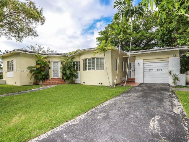 Home for sale at 2230 SW 21st Ave - photo 5165303