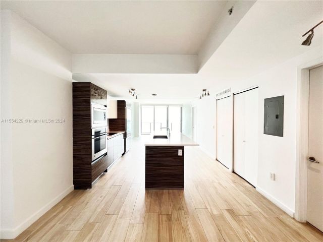 Apartment for sale  Unit #3804 - photo 5168087