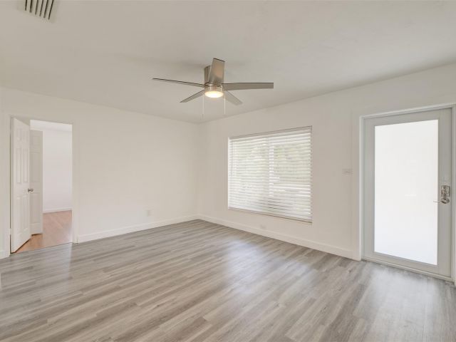 Home for sale at 638 SW 5th Ave - photo 5174178